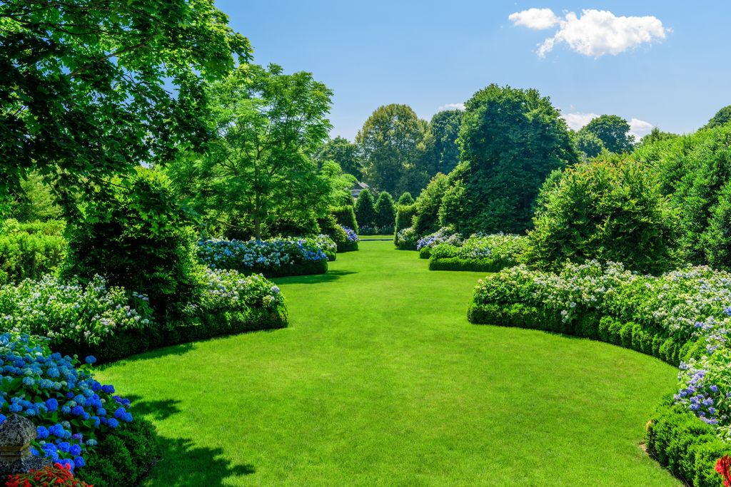 A Magical Oasis on Meeting House Lane in Amagansett Behind The Hedges