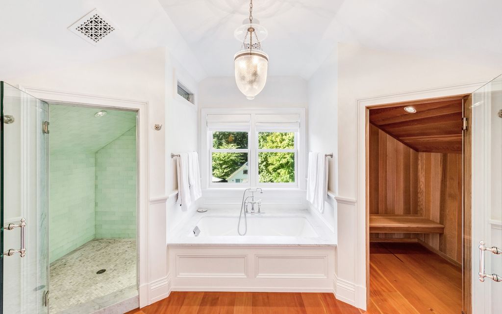 Sag Harbor Antique on an Acre Now 1 Million Cheaper Behind