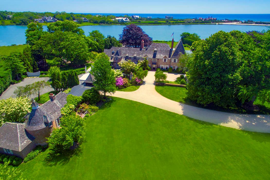 Updates Normandy House, Sagaponack Farm and More in Contract Behind