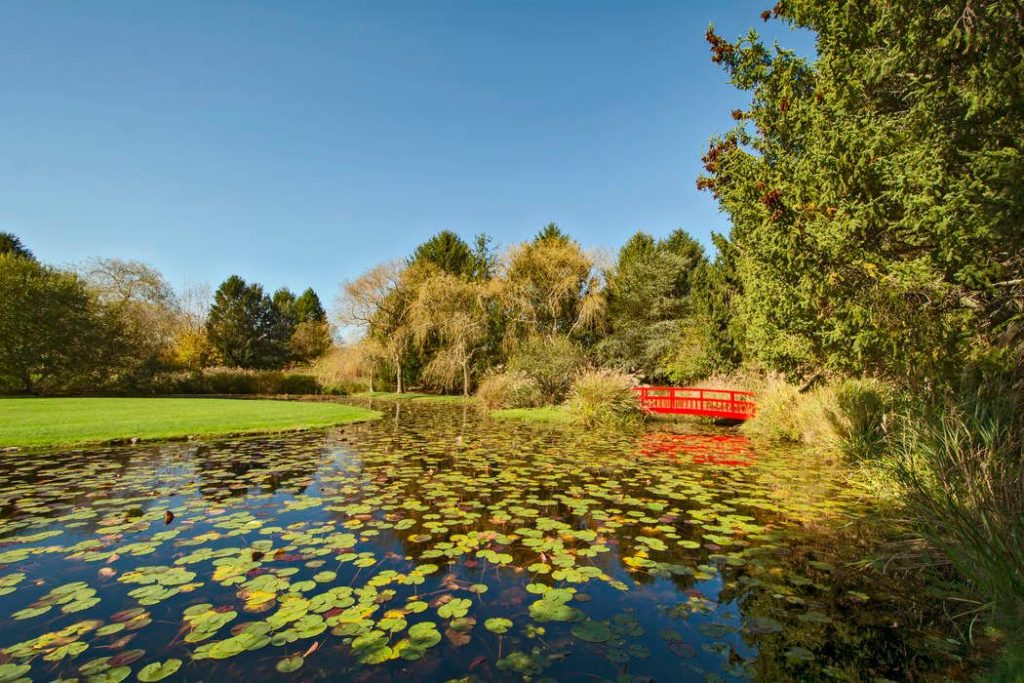 Updates Normandy House, Sagaponack Farm and More in Contract Behind