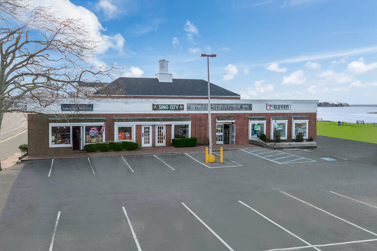 22LongIslandAve-SagHarborVillageNewYork_Enzo_Morabito_DouglasElliman_Photography_92786258_high_res