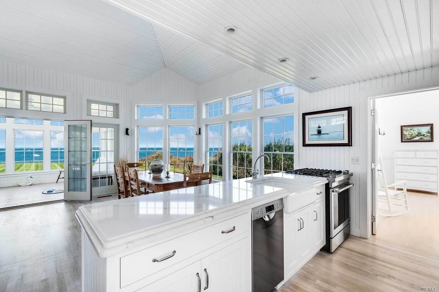 Orient Waterfront House Offers 180Degree Views for 3.999 Million