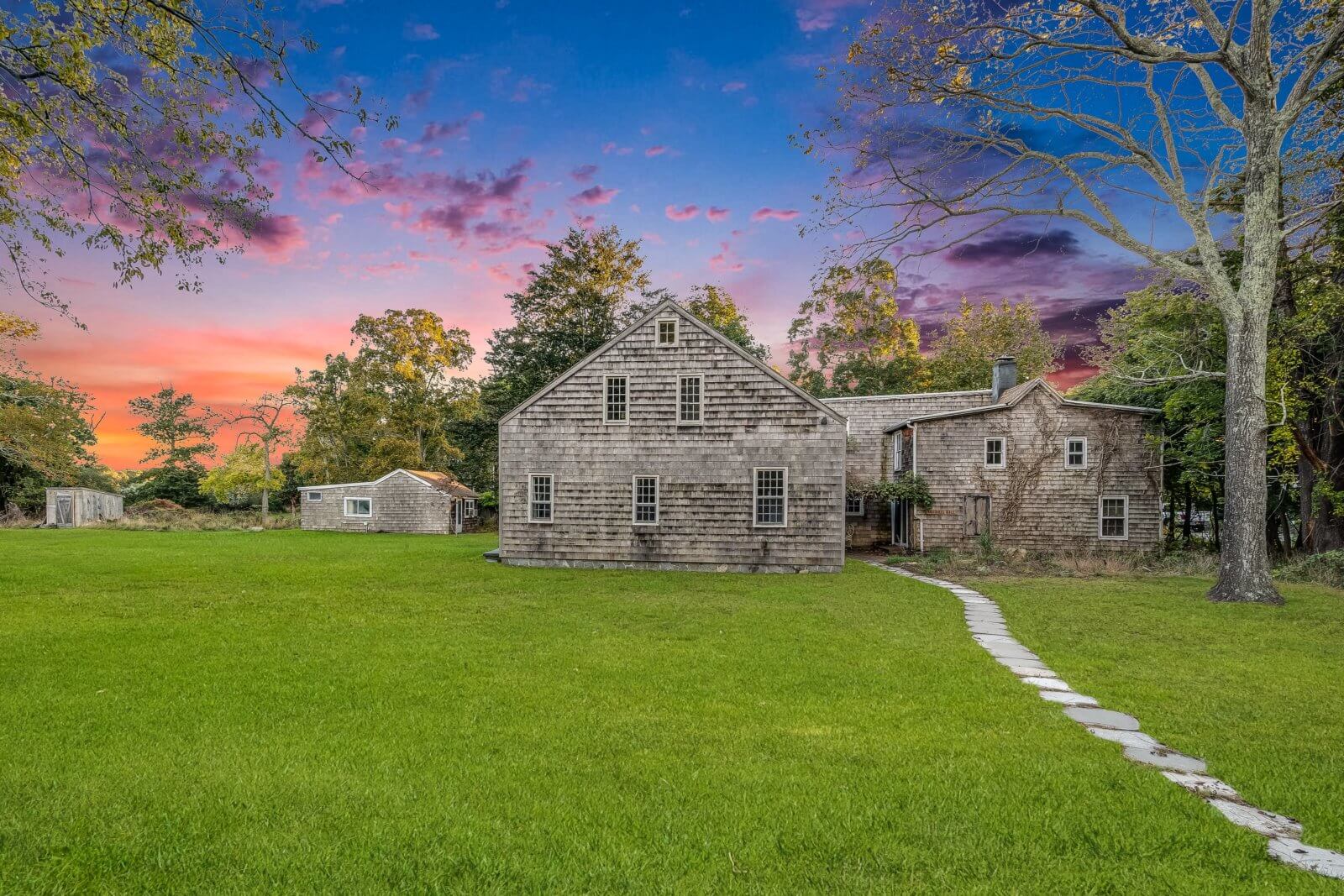 Squirrel Hall A Piece of Springs History for 2.475 Million Behind The Hedges