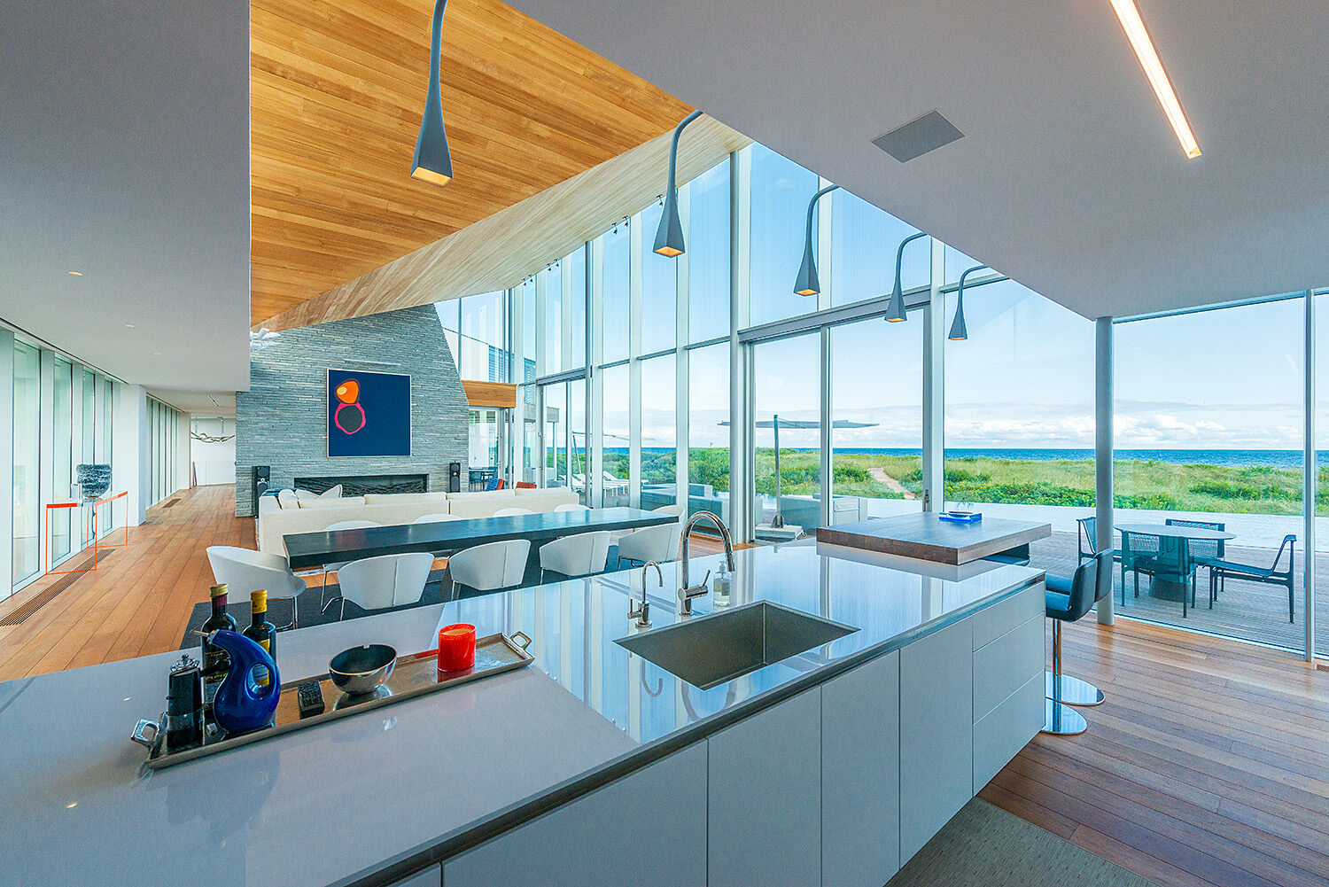 Modern Wainscott Oceanfront Estate With ‘Flawless Symphony’ Looking for
