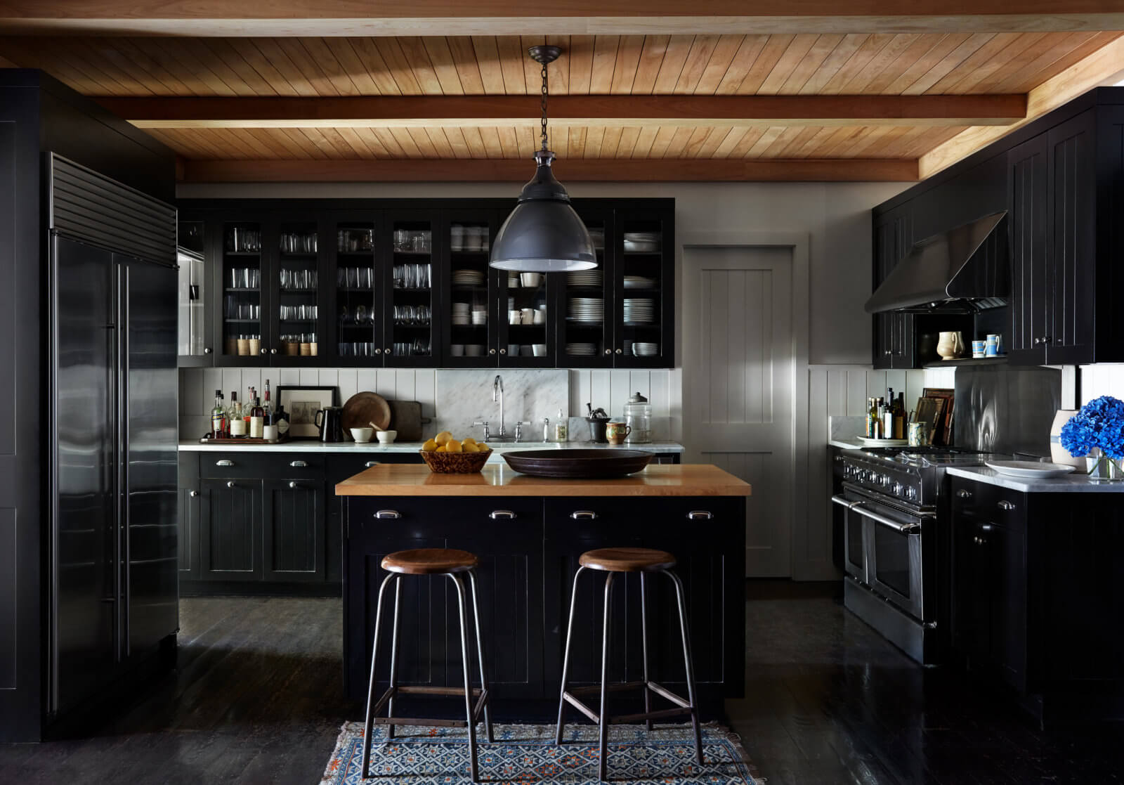 5 Fab Kitchens: From Blue Bahia Granite to Ebony-finished Cabinets ...