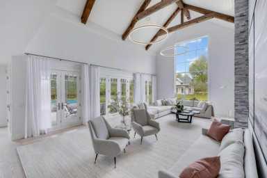 200 Guyer Road, Bridgehampton