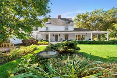 1 Sally Court, East Hampton