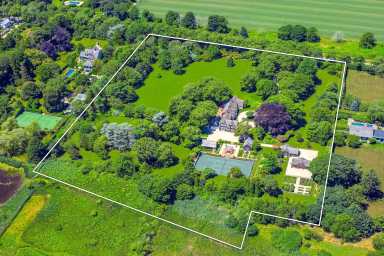 137 Coopers Neck Lane, Southampton