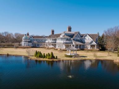 17 Channel Pond Court, Water Mill