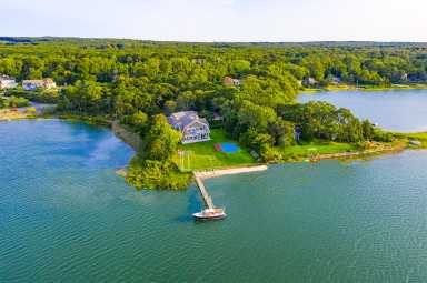 317 Noyac Road, Southampton