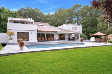 4 Fox Hollow Drive, East Quogue