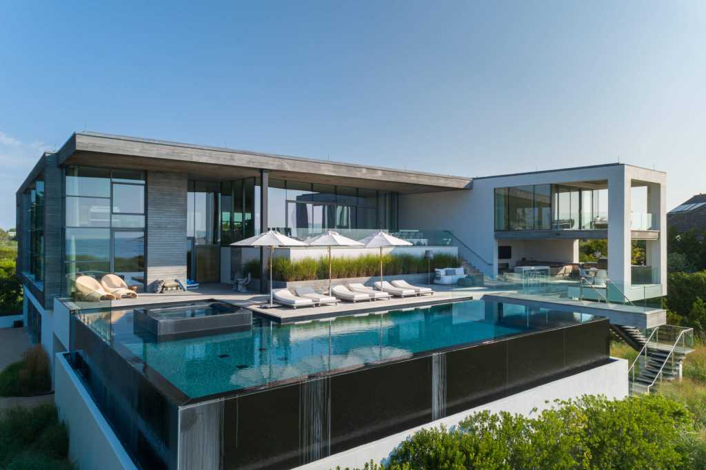 125 Mid Ocean Drive, Bridgehampton