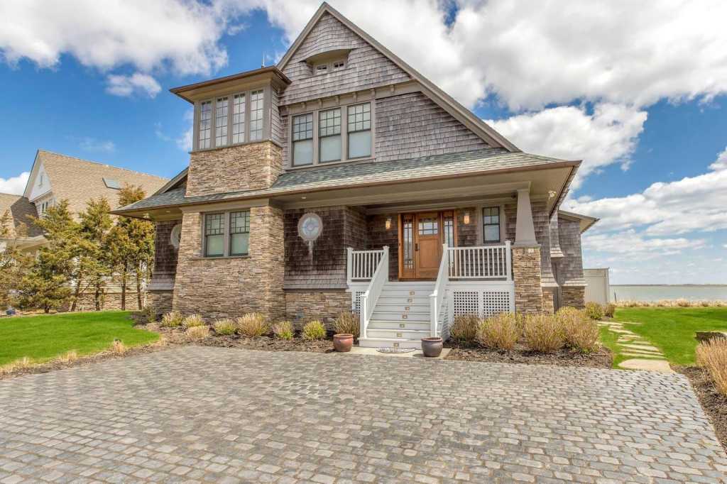 3 Shinnecock Road, East Quogue