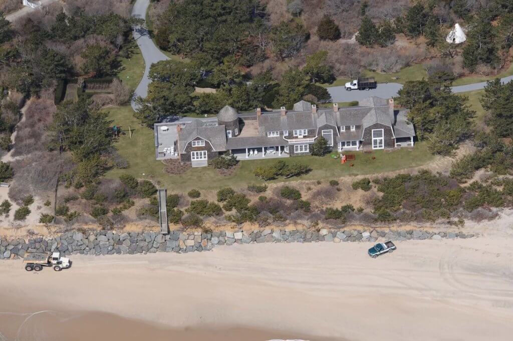 Calvin Klein Sells His East Hampton Beachfront Estate for $85 Million |  Behind The Hedges