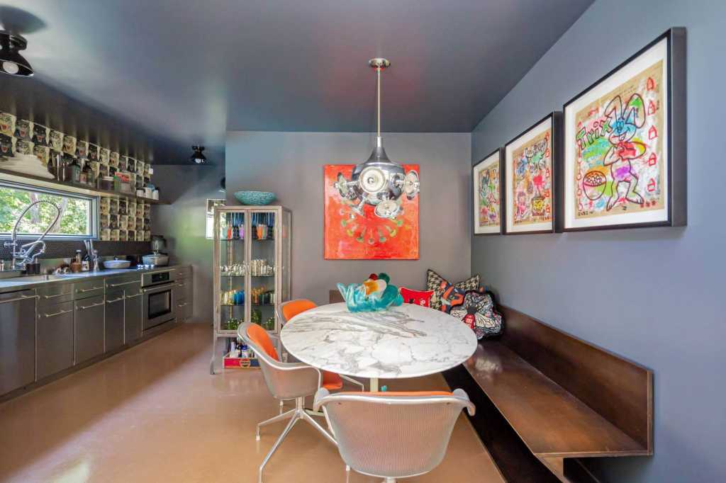 23 Delavan Street, Springs