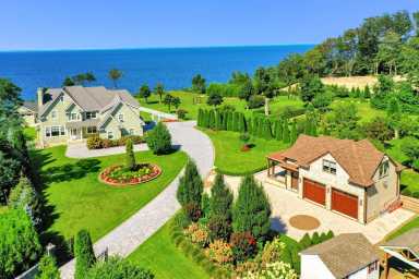 34 Waterview Court, Riverhead