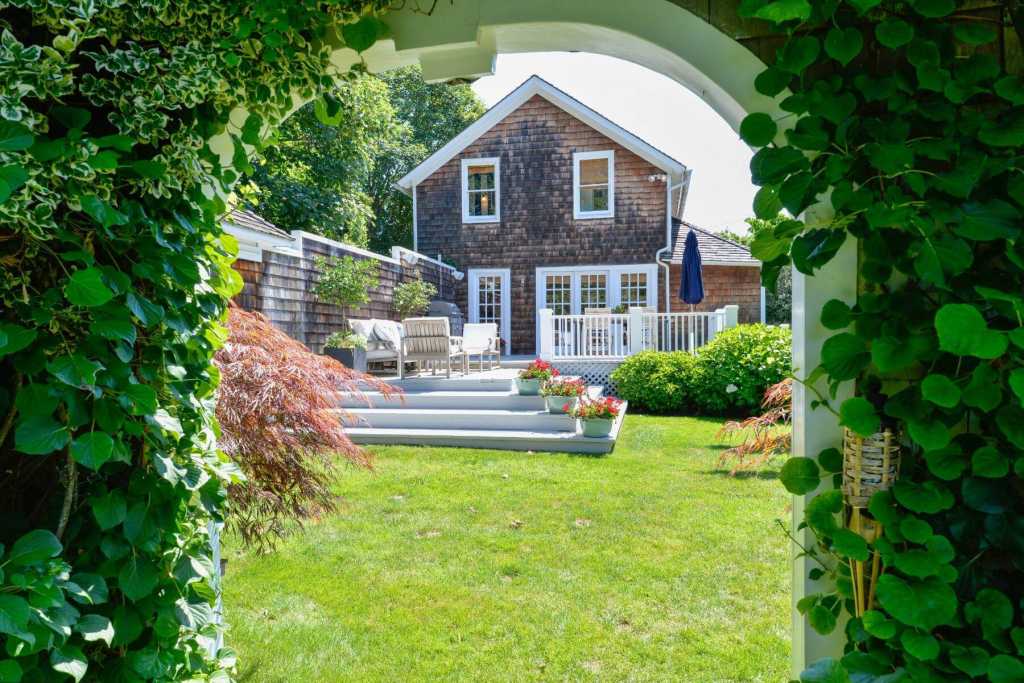2 Millstone Road, Bridgehampton