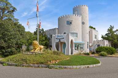 Casa Basso, Westhampton, Southampton Town