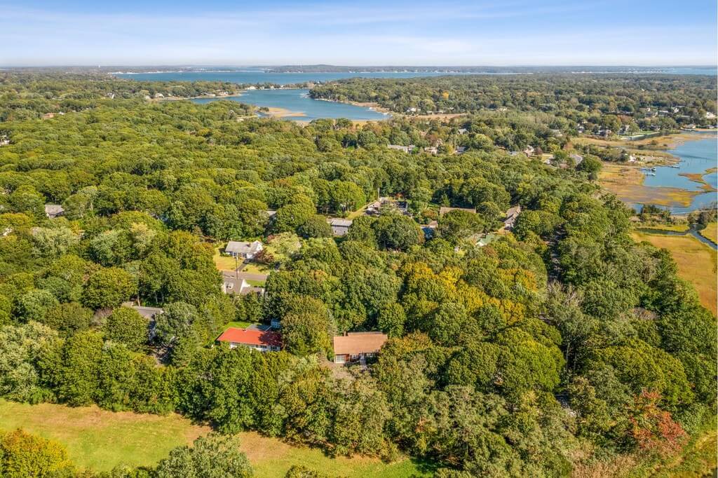 1945 Nakomis Road, Southold
