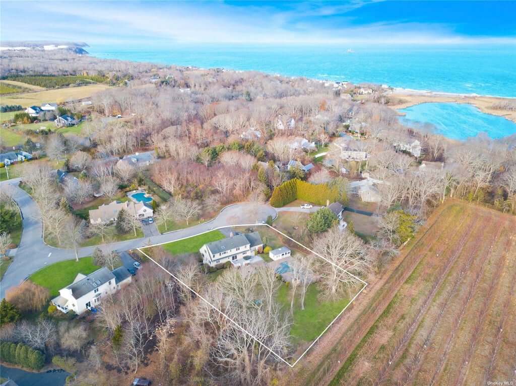 14 Simeon Road, Jamesport
