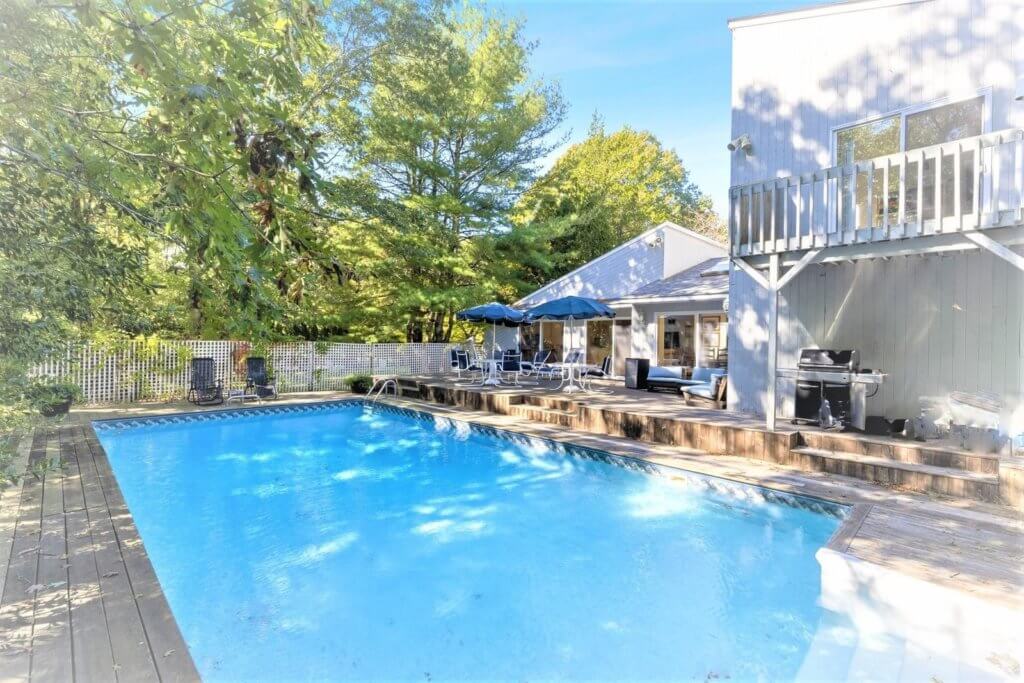 15 Deerfield Road, Quogue