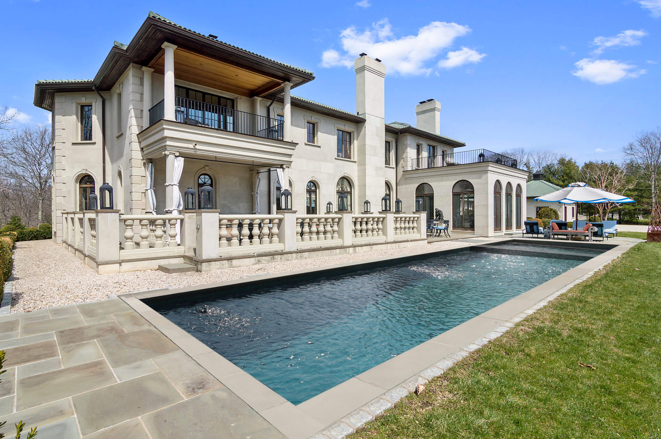 Art Dealer Paul Herring Buys East Hampton Compound