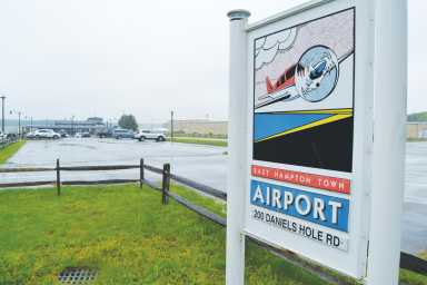 EAST HAMPTON Airport