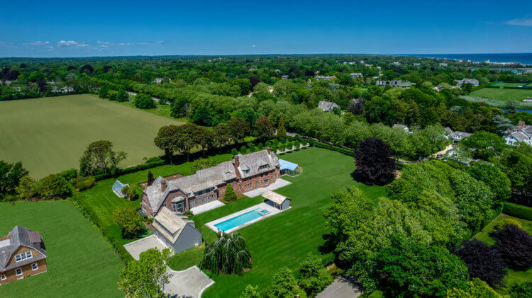 Helmut Lang to list Hamptons estate for $100 million