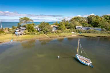 East Hampton, Louse Point, waterfront