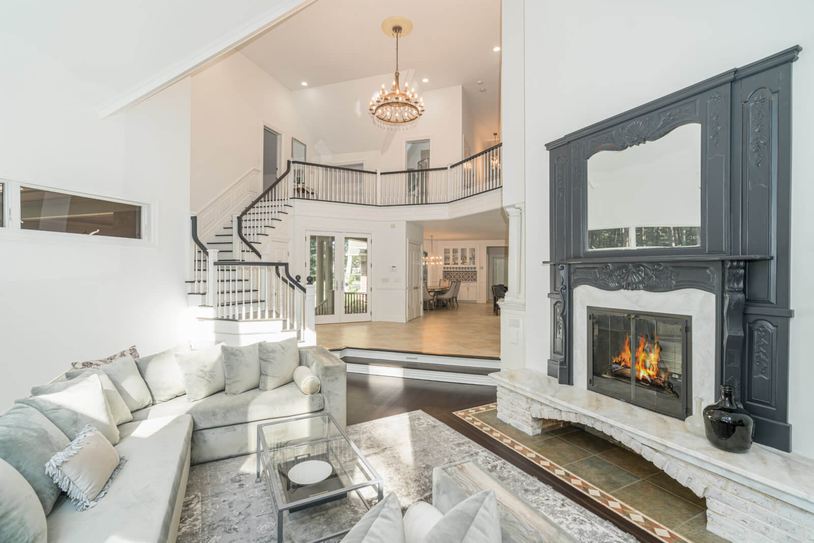 Mattituck House With B&B Potential Lists for 2.995M