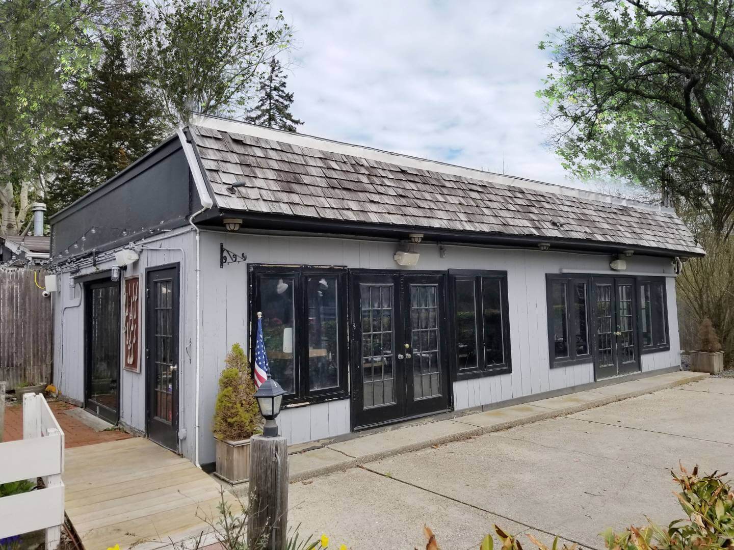 East Hampton Restaurant, Once Nichol’s, Back on the Market