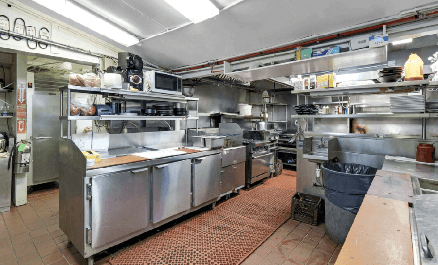 North Fork’s Legends Restaurant, Adjacent Cottages for Sale