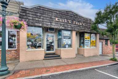 Carl & Jacks, Hampton Bays