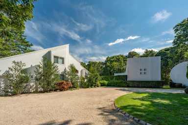 East Quogue, contemporary