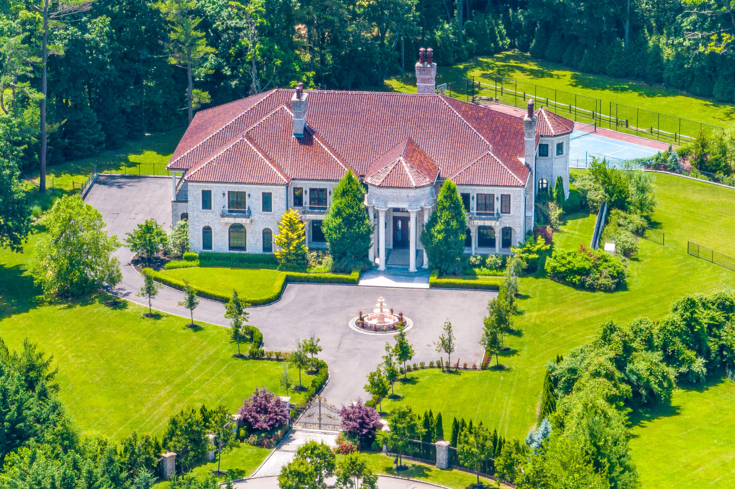 NJ real estate: $20M Alpine mansion for sale. See listing, image size:2560x1706
