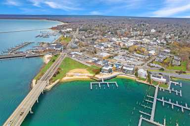 Sag Harbor, Bay Street Theater