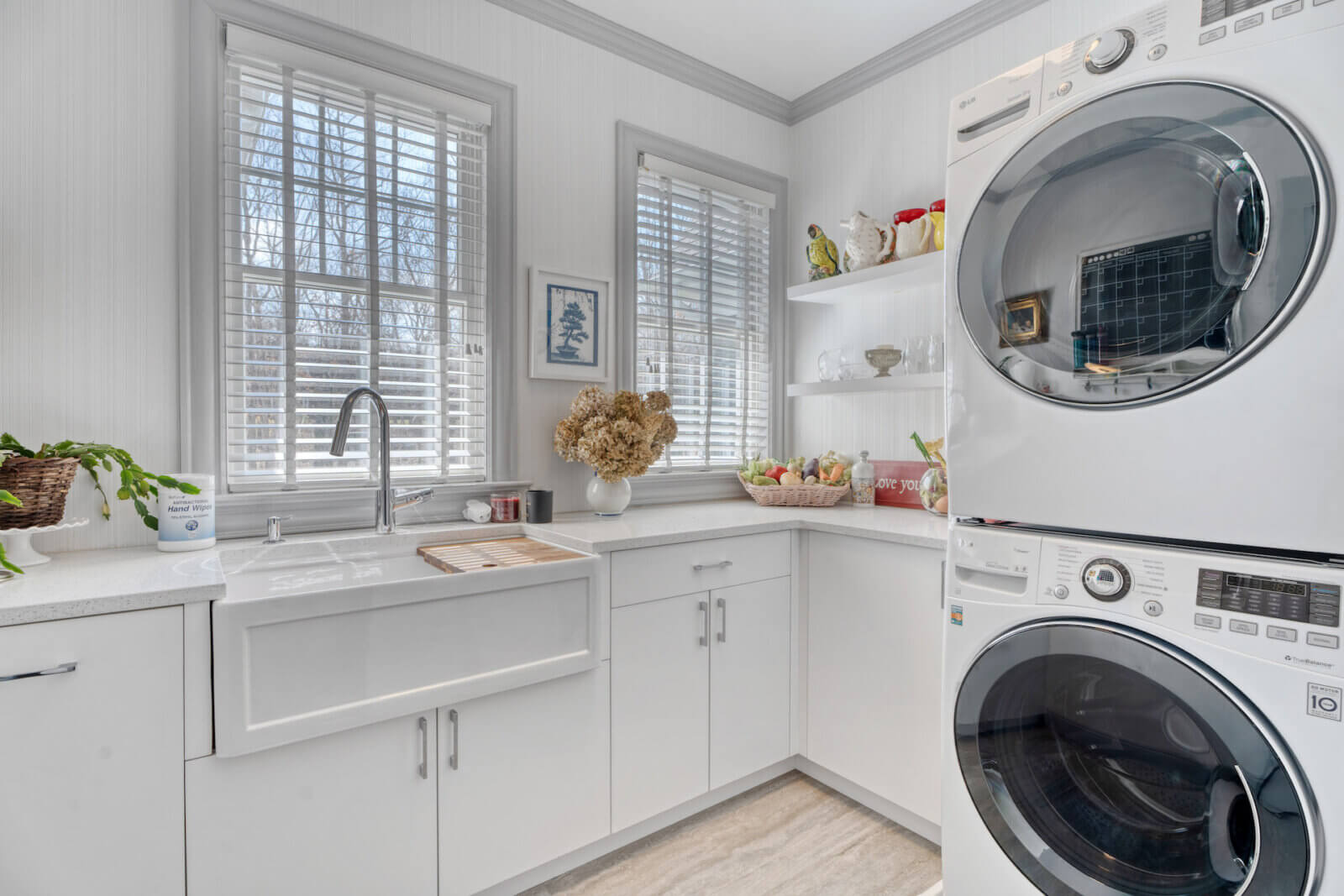 Chic ‘Dream’ Home in East Hampton Asks 3.3 Million