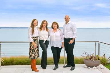 Compass, Long Island, Connie Lianas, Nicole Galluccio
