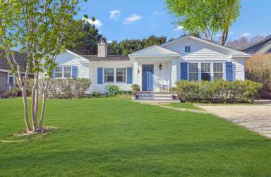 25 McGuirk Street, East Hampton, hampton homes for sale, contemporary modern home with pool