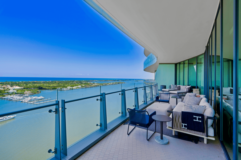 West Palm Beach, The Bristol