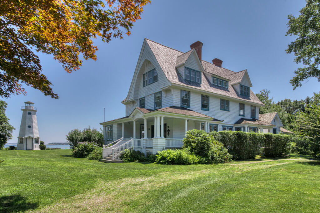 Southold, Mayfield Estate, bayfront