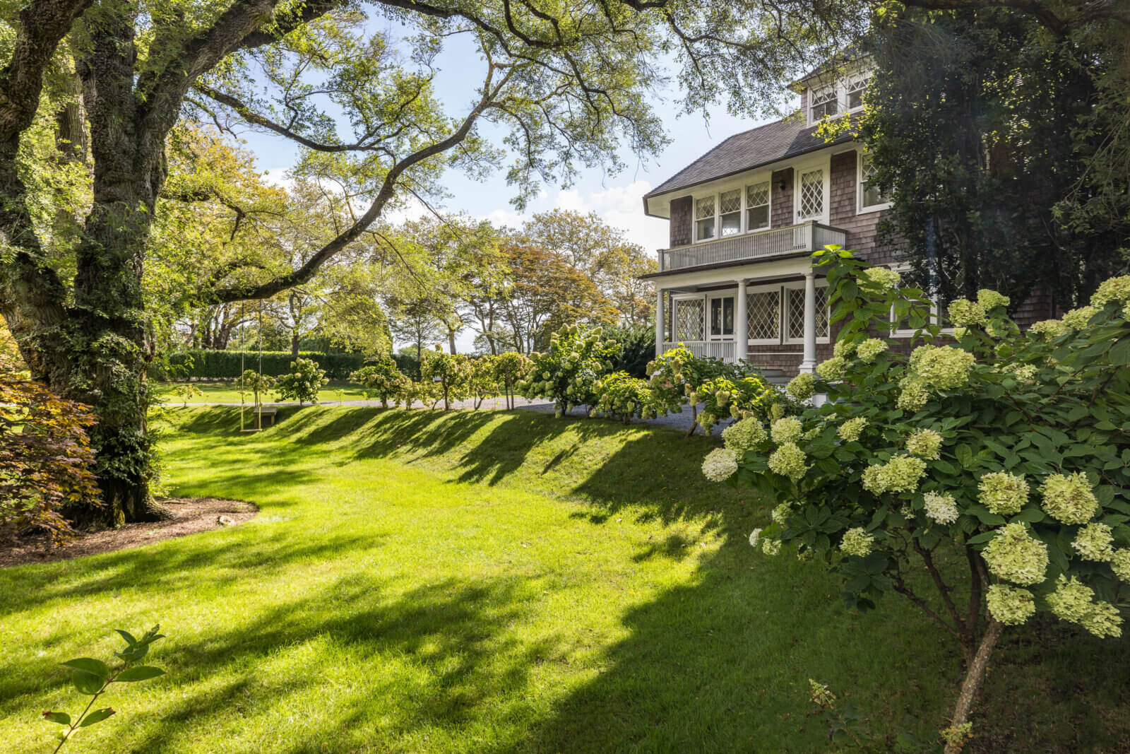 Classic East Hampton ‘Summer Cottage’ on Lily Pond Lane Lists for 25M