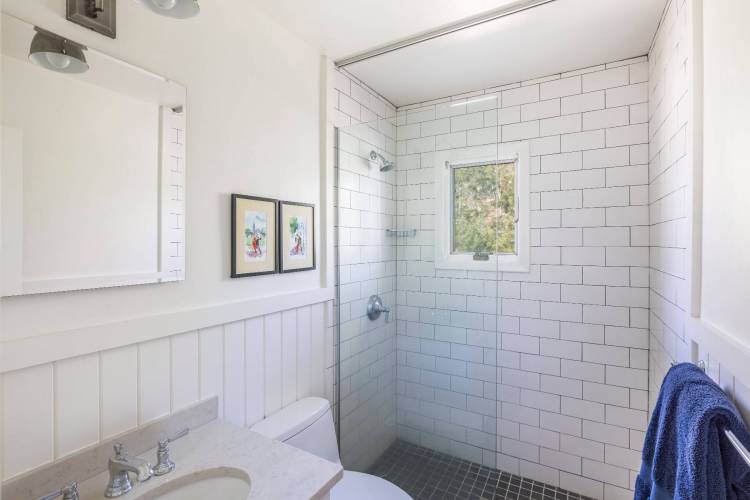 East Hampton house, 17 Scallop Avenue, Hamptons, bathroom