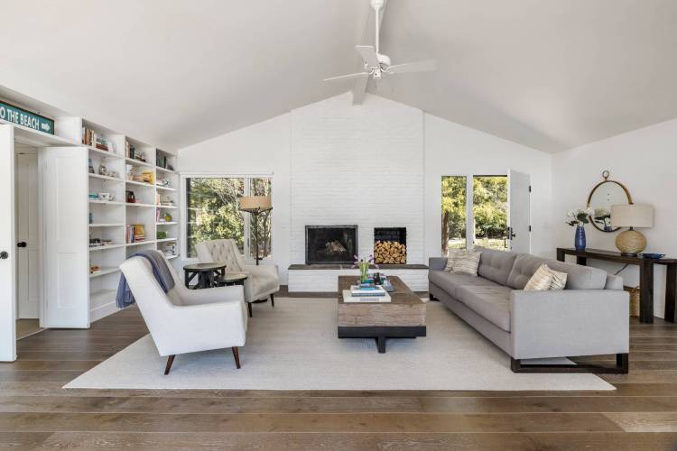 East Hampton house, 17 Scallop Avenue, Hamptons, living room