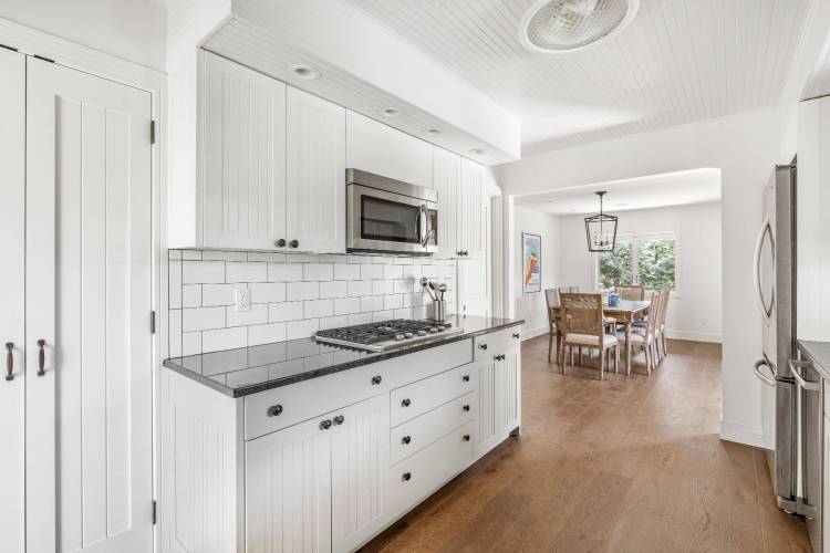 East Hampton house, 17 Scallop Avenue, Hamptons, kitchen