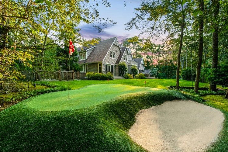 Amagansett. putting green