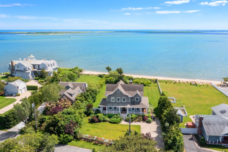 8 Gilbert Road, Hampton Bays