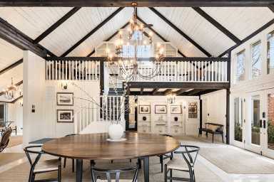 East Hampton Village, modern barn