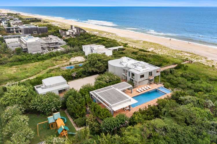 Bridgehampton, Wall Street