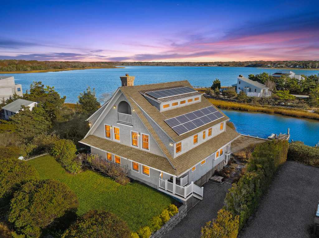 Southampton, Michael Bloomberg, Georgina Bloomberg. Hamptons